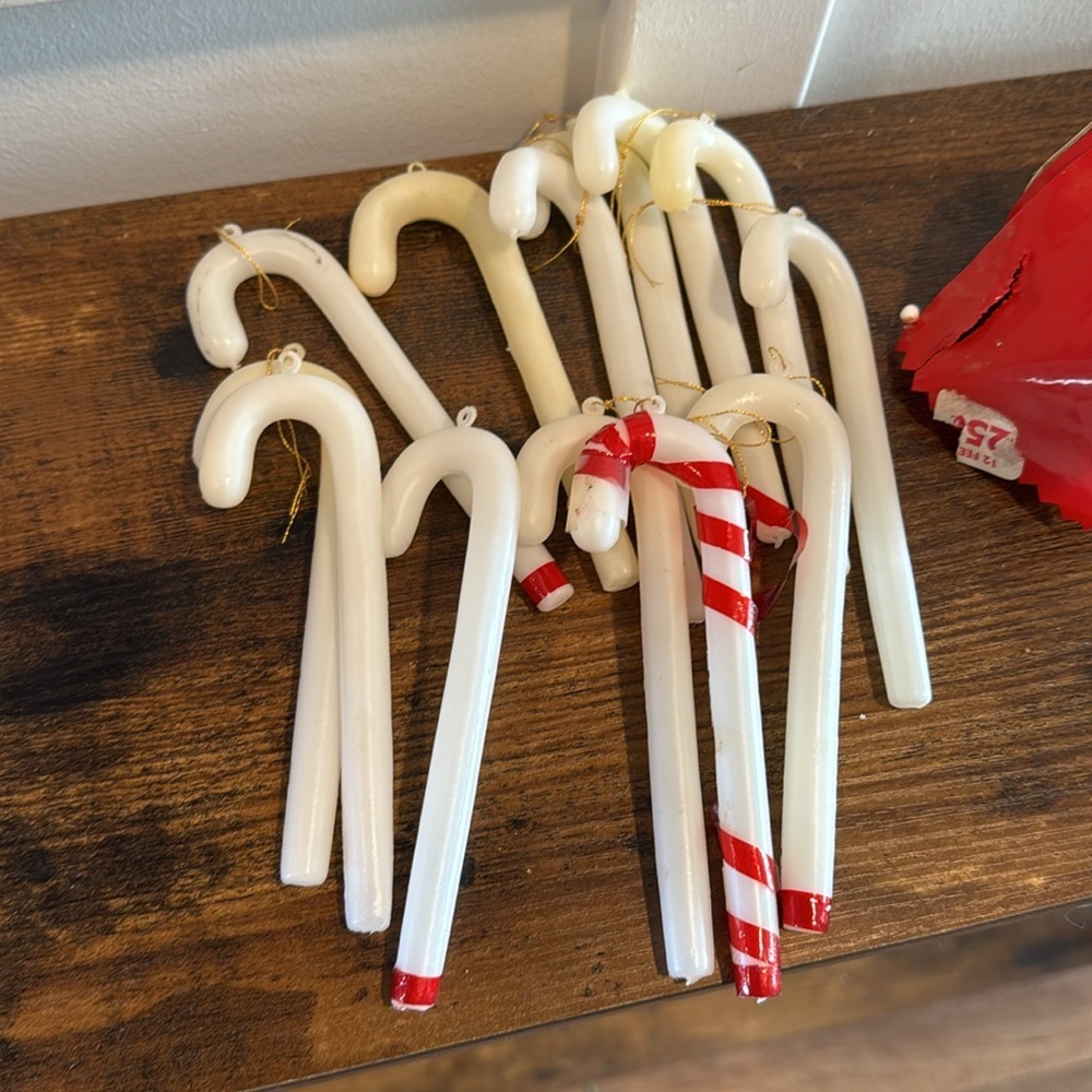 1960’s Vintage Festive Holiday Decor Set - Picture 2 of 8